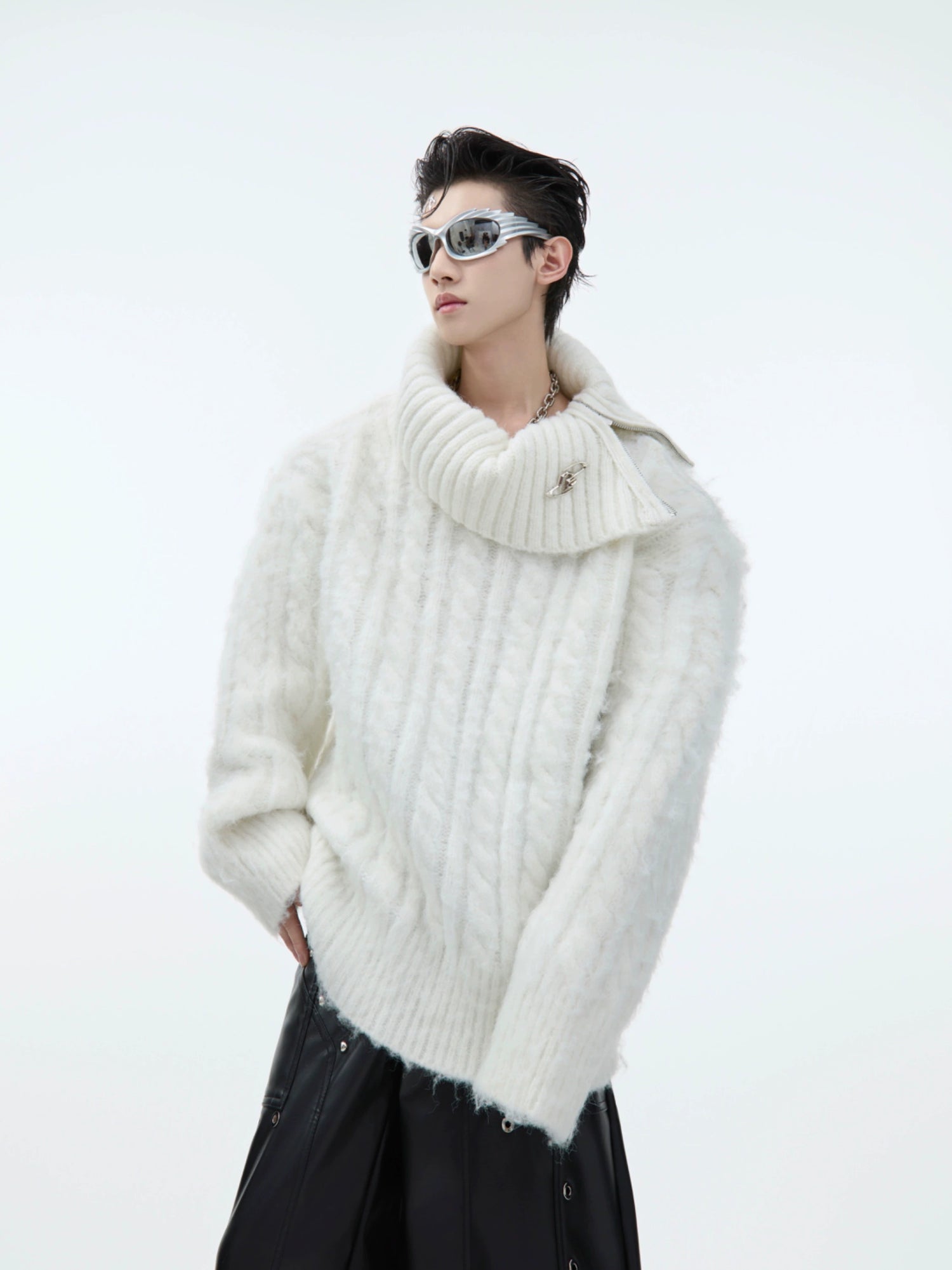 【ARGUECULTURE】Soft Plush Turtleneck Sweater