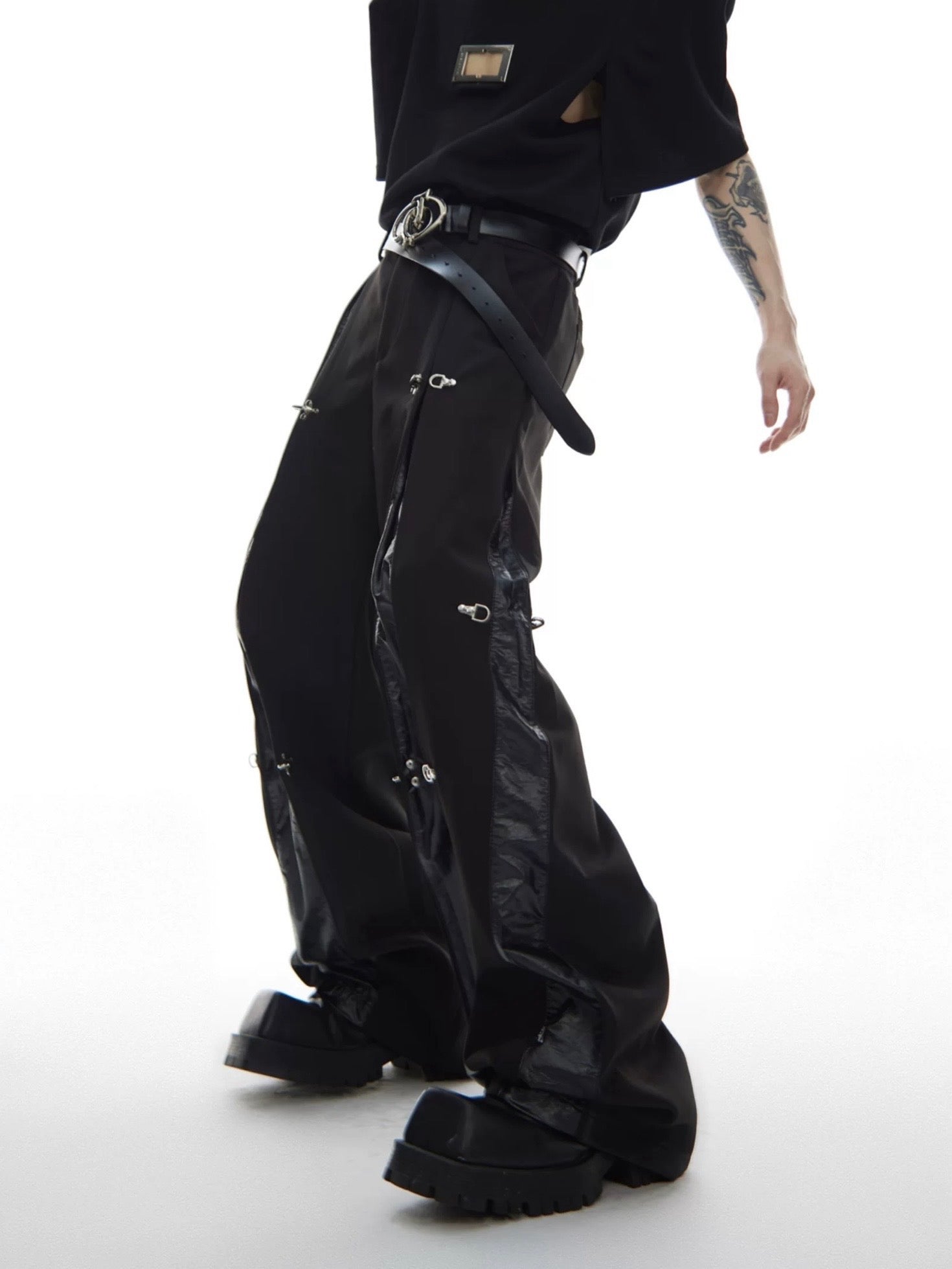 【ARGUECULTURE】Deconstructed Metal Button Pants