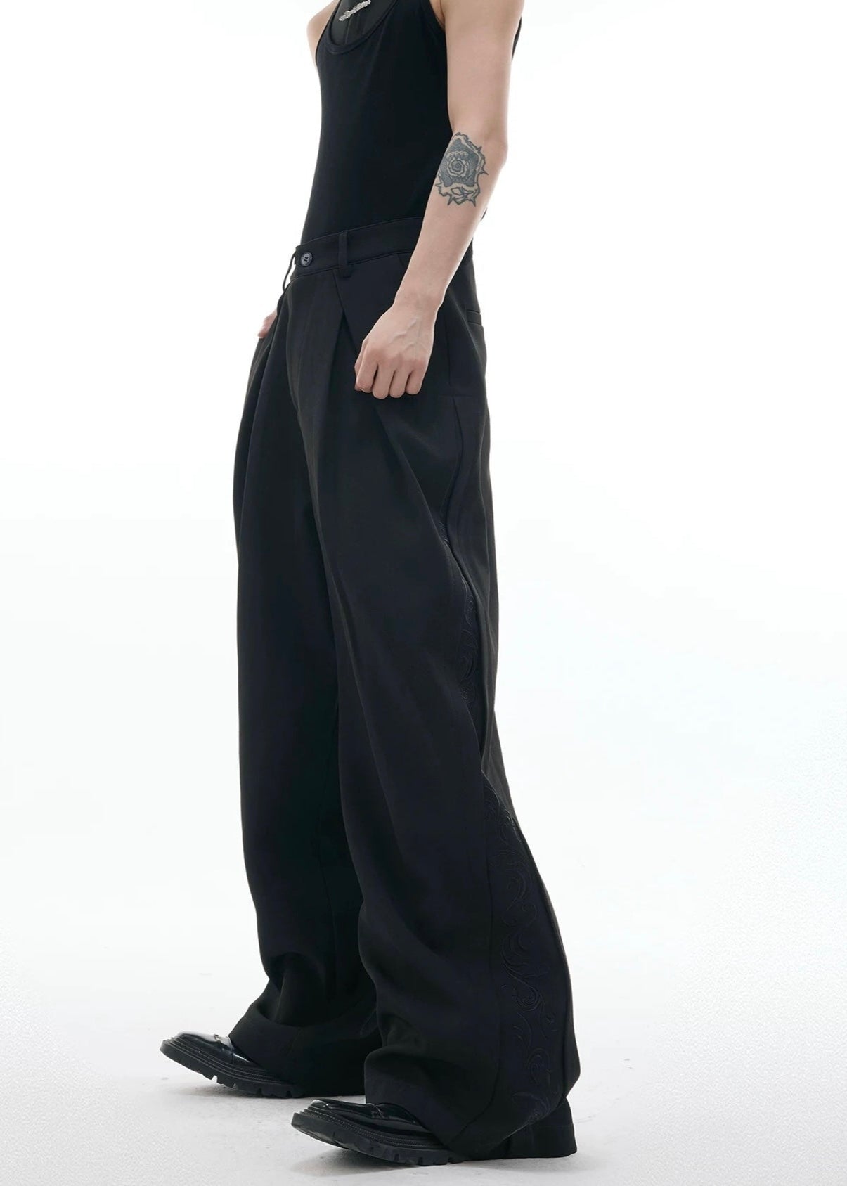 【ARGUECULTURE】Embroidered Palace Trousers