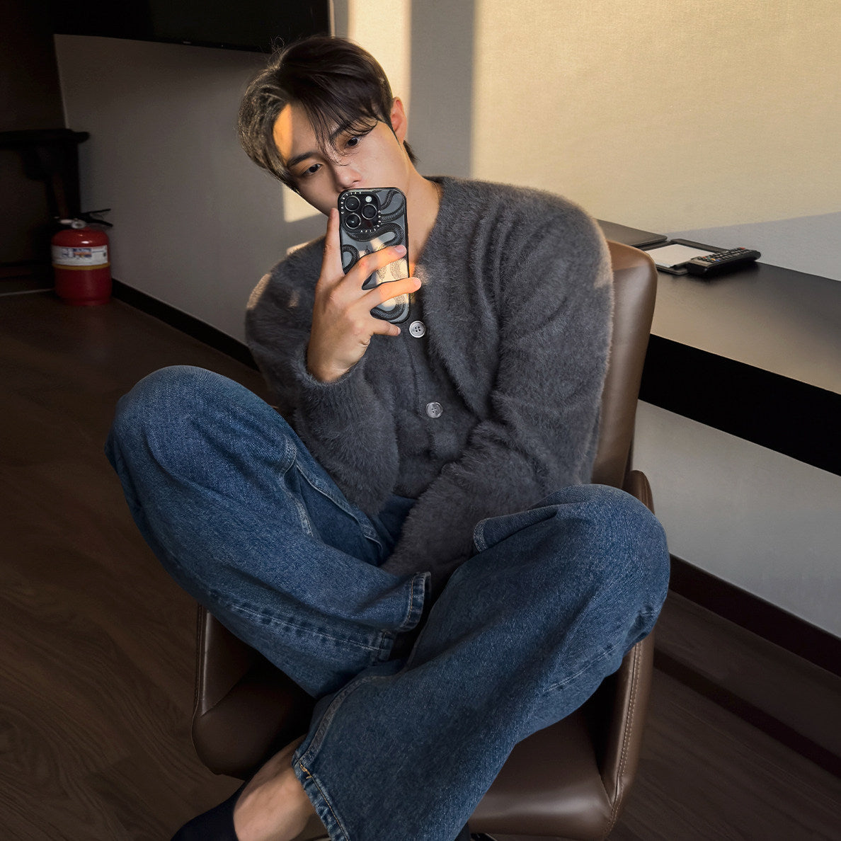 【MRCYC】Soft Mohair V-Neck Cardigan